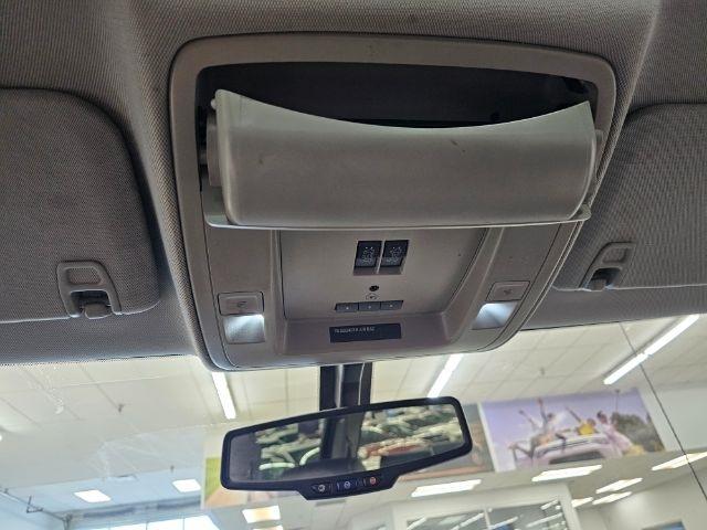 GMC Sierra 1500 4WD Crew Cab 143.5" SLT 2014