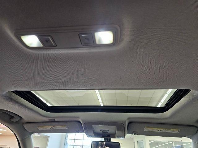 GMC Sierra 1500 4WD Crew Cab 143.5" SLT 2014