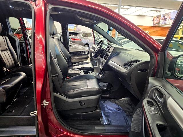 2018 Dodge Grand Caravan GT photo 31