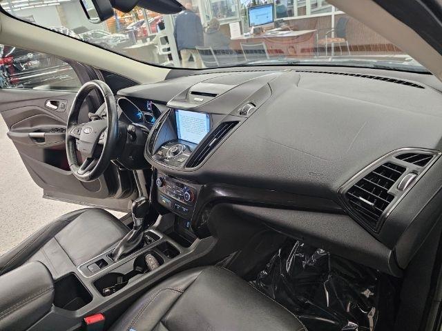 Ford Escape Titanium 4WD 2017