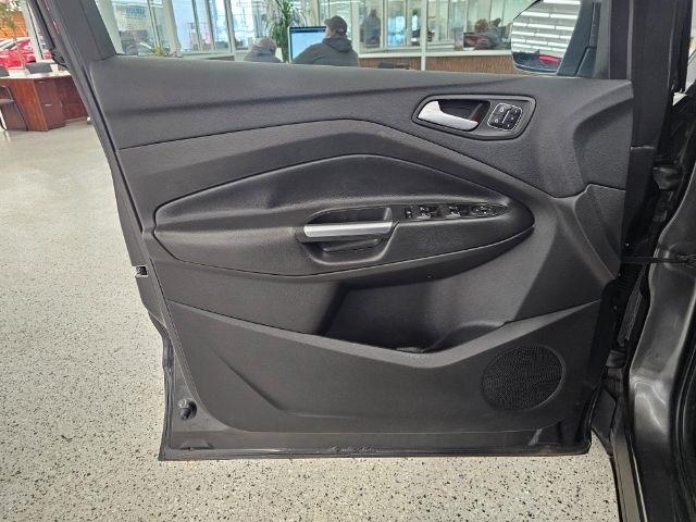 Ford Escape Titanium 4WD 2017