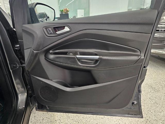 Ford Escape Titanium 4WD 2017