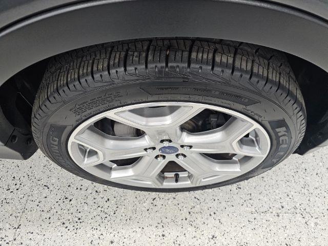 Ford Escape Titanium 4WD 2017