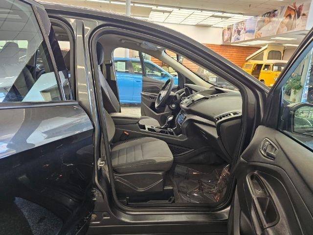 2019 Ford Escape S - Photo 9