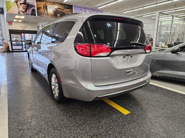 Chrysler Pacifica Touring-L FWD 2017