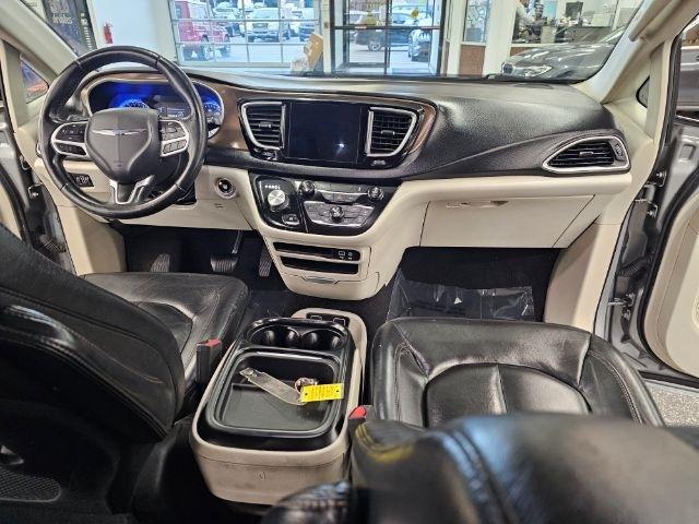 Chrysler Pacifica Touring-L FWD 2017