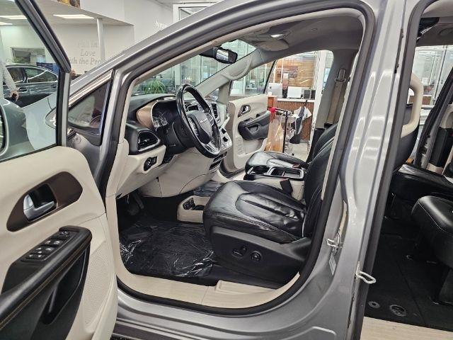 Chrysler Pacifica Touring-L FWD 2017