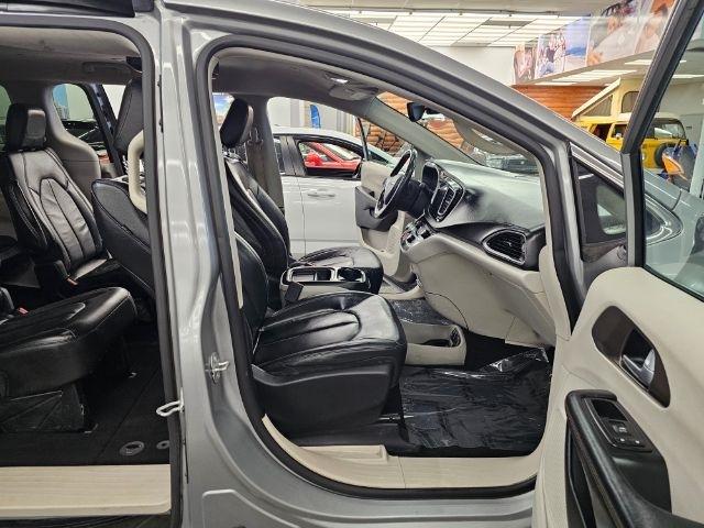 Chrysler Pacifica Touring-L FWD 2017