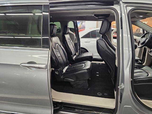 Chrysler Pacifica Touring-L FWD 2017