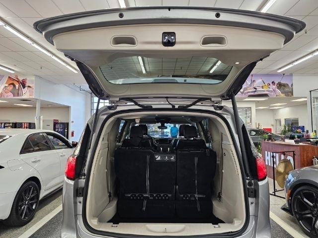 Chrysler Pacifica Touring-L FWD 2017