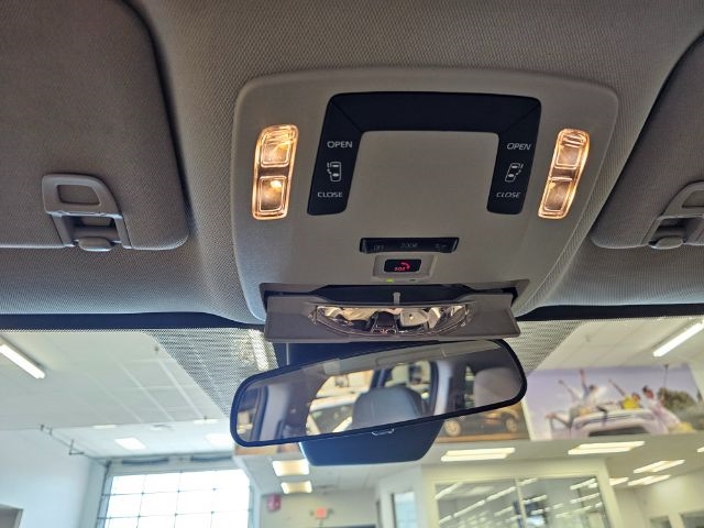 Toyota Sienna LE AWD 8-Passenger (Natl) 2022