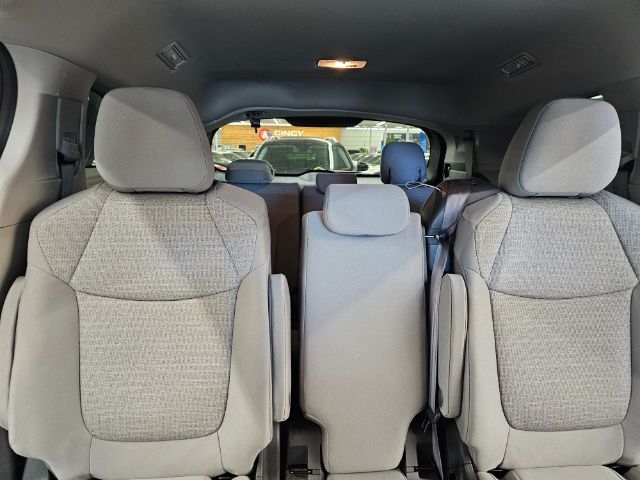Toyota Sienna LE AWD 8-Passenger (Natl) 2022