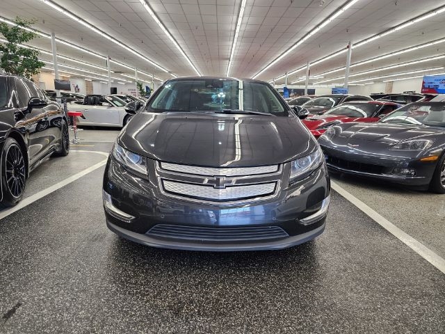2015 Chevrolet Volt photo 2