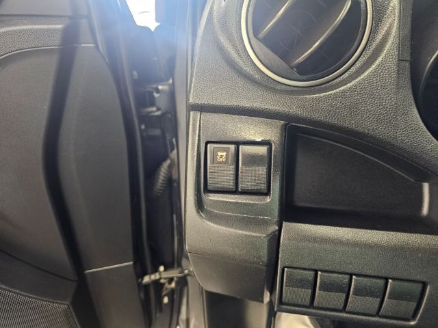 Mazda MAZDA5 4dr Wgn Auto Sport 2015