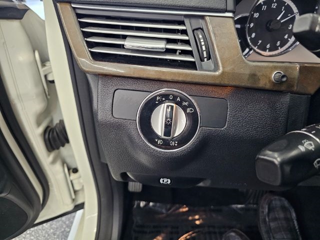 Mercedes-Benz E-Class 4dr Sdn E 350 Sport 4MATIC 2010 Mercedes-Benz E-Class 4dr Sdn E 350 Sport 4MATIC 2010