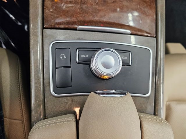 Mercedes-Benz E-Class 4dr Sdn E 350 Sport 4MATIC 2010 Mercedes-Benz E-Class 4dr Sdn E 350 Sport 4MATIC 2010