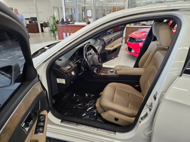 Mercedes-Benz E-Class 4dr Sdn E 350 Sport 4MATIC 2010 Mercedes-Benz E-Class 4dr Sdn E 350 Sport 4MATIC 2010