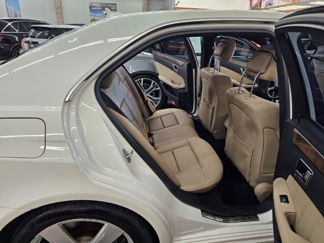 Mercedes-Benz E-Class 4dr Sdn E 350 Sport 4MATIC 2010 Mercedes-Benz E-Class 4dr Sdn E 350 Sport 4MATIC 2010