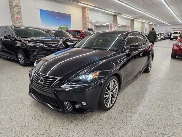 Lexus IS 300 4dr Sdn AWD 2016
