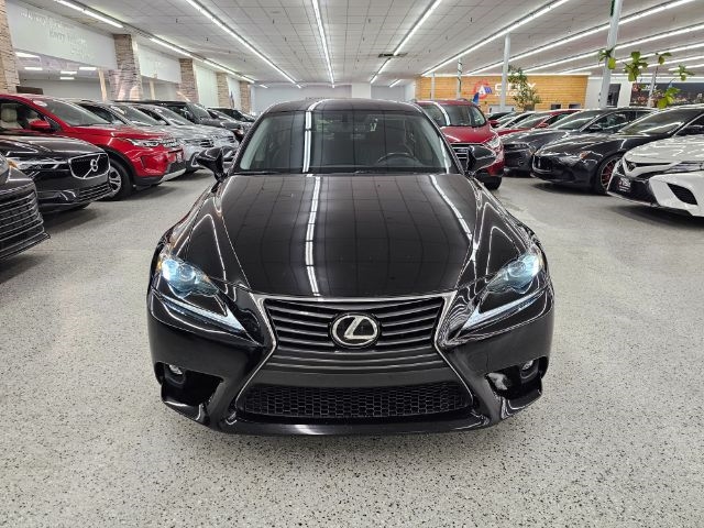 Lexus IS 300 4dr Sdn AWD 2016
