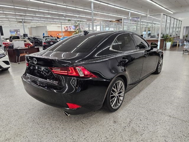Lexus IS 300 4dr Sdn AWD 2016