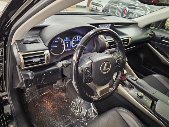 Lexus IS 300 4dr Sdn AWD 2016