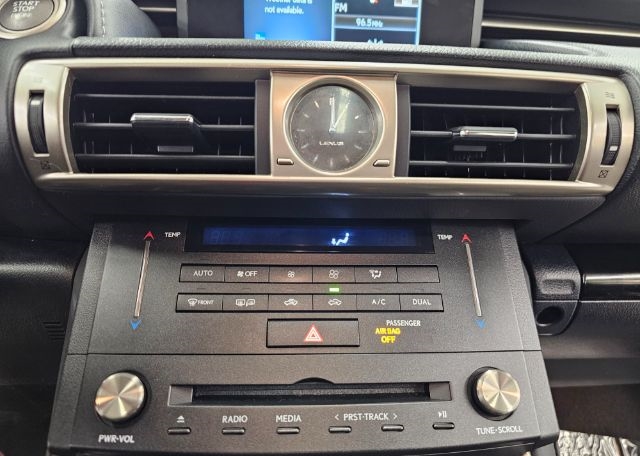 Lexus IS 300 4dr Sdn AWD 2016