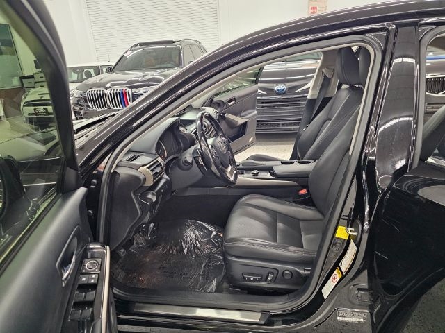 Lexus IS 300 4dr Sdn AWD 2016