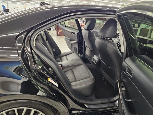 Lexus IS 300 4dr Sdn AWD 2016