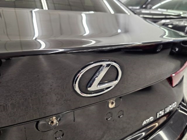 Lexus IS 300 4dr Sdn AWD 2016