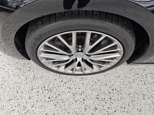 Lexus IS 300 4dr Sdn AWD 2016