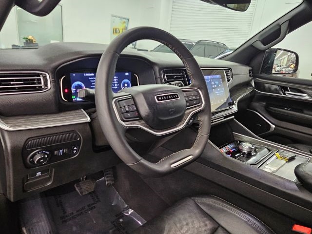 2023 Jeep Wagoneer L Series II photo 7