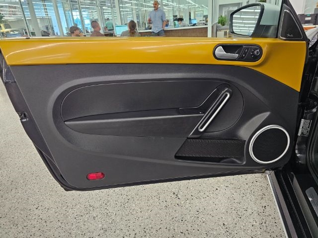 Volkswagen Beetle Coupe 2dr Auto 1.8T Dune 2016