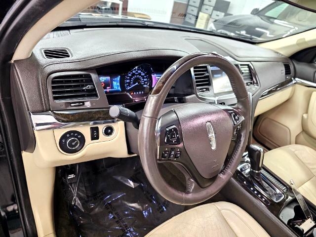 2014 Lincoln MKS photo 7