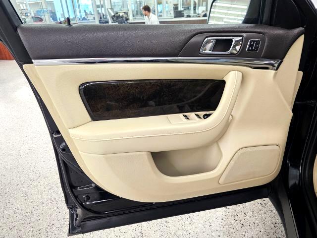 2014 Lincoln MKS photo 20