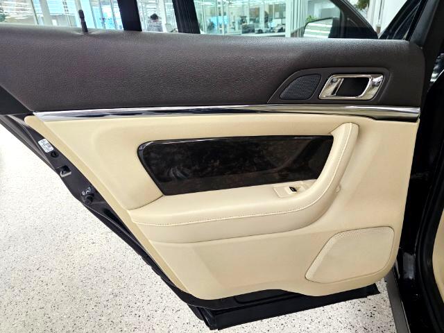 2014 Lincoln MKS photo 21