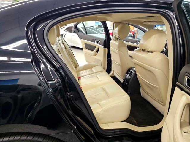 2014 Lincoln MKS photo 27