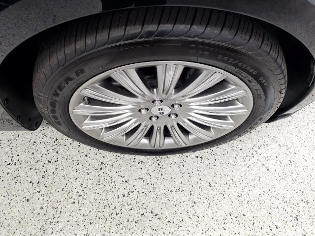 2014 Lincoln MKS photo 40