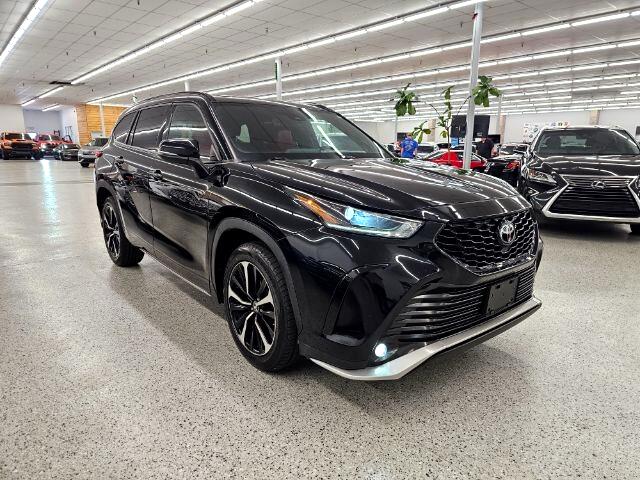 2021 Toyota Highlander XSE photo 3
