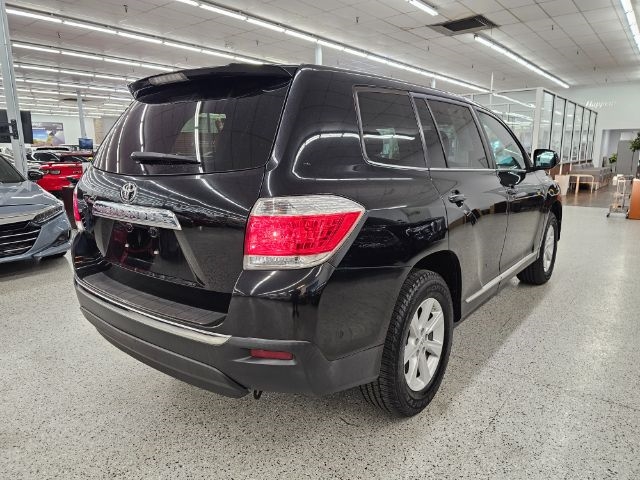 Toyota Highlander FWD 4dr I4 (Natl) 2013