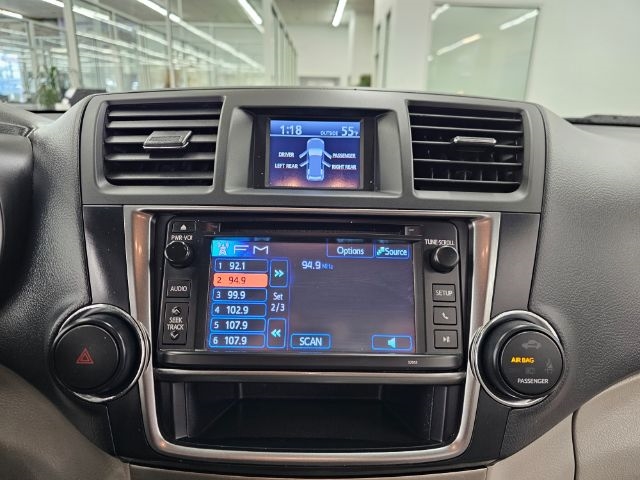 Toyota Highlander FWD 4dr I4 (Natl) 2013