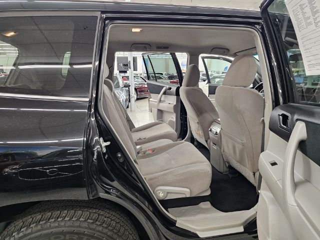 Toyota Highlander FWD 4dr I4 (Natl) 2013