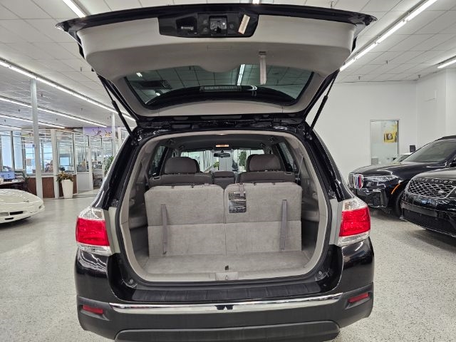 Toyota Highlander FWD 4dr I4 (Natl) 2013