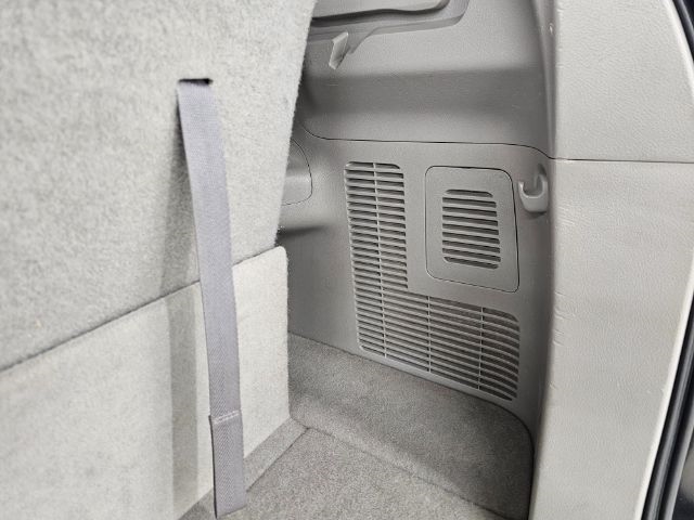 Toyota Highlander FWD 4dr I4 (Natl) 2013