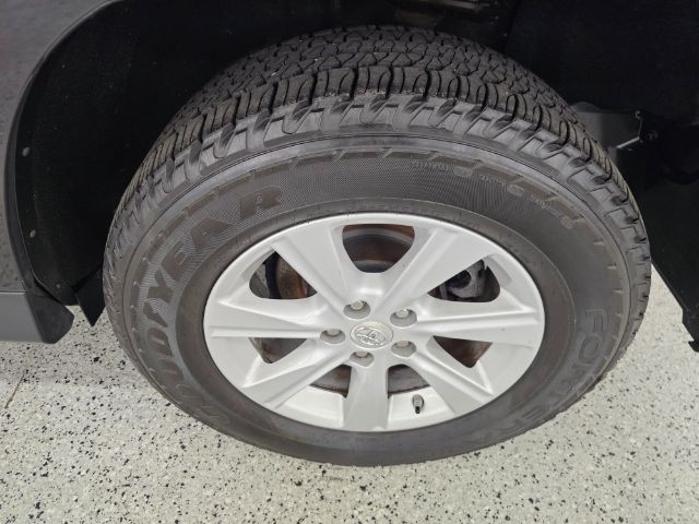 Toyota Highlander FWD 4dr I4 (Natl) 2013