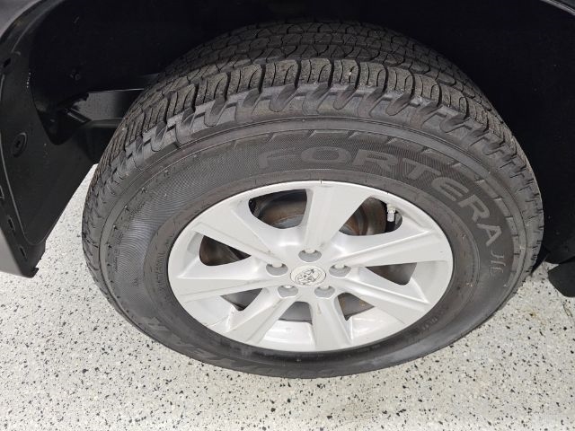 Toyota Highlander FWD 4dr I4 (Natl) 2013