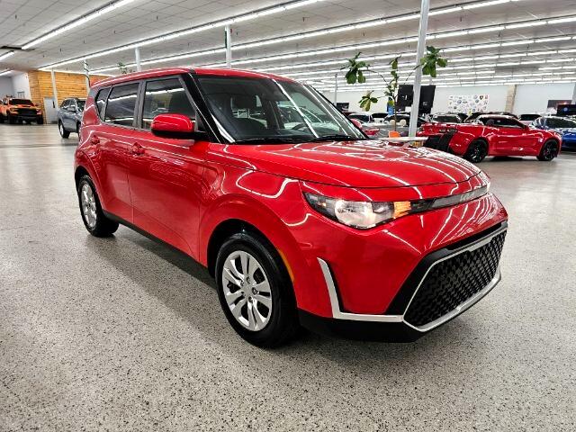 2023 Kia Soul LX photo 3