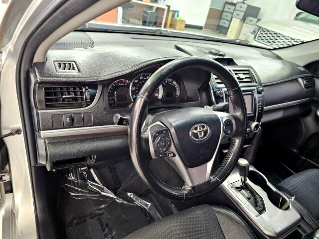 2014 Toyota Camry photo 3