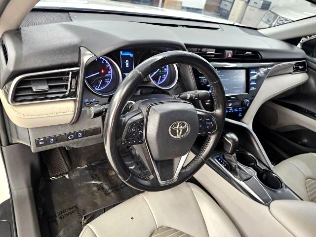 2020 Toyota Camry SE photo 4