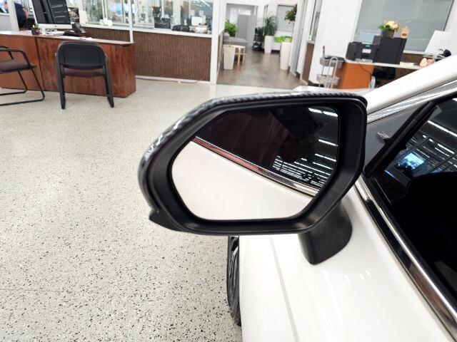 2020 Toyota Camry SE photo 26